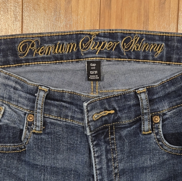 GAP Denim Jeans - Picture 3 of 6